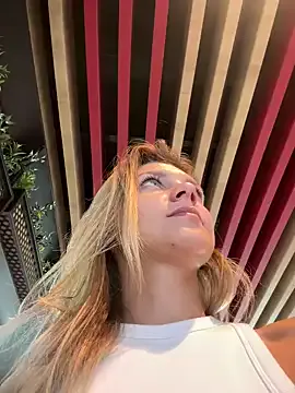 priya_sharma02 – webcam model profile photo Image 3