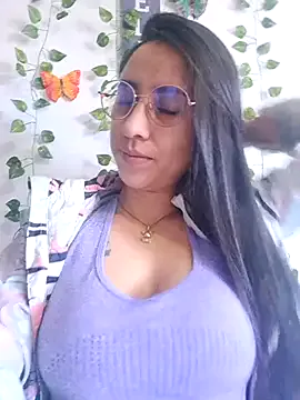 AyreenMoore – webcam model profile photo Image 5