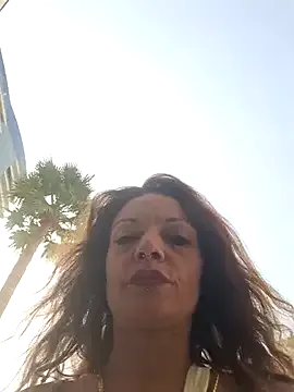 hotmilfbitch – webcam model profile photo Image 11