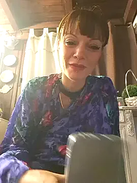 hotmilfbitch – webcam model profile photo Image 2