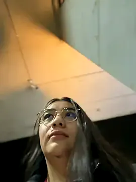 COLAMBIA_X_GURL – webcam model profile photo Image 5