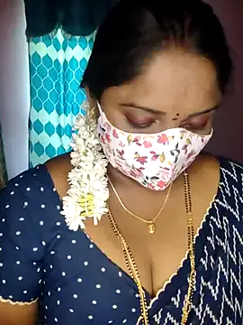 GloriaEvans – webcam model profile photo Image 3