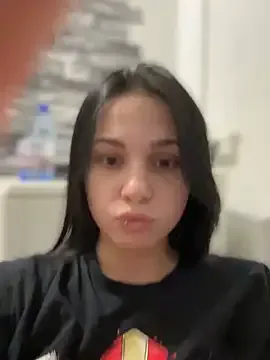 RedLipse – webcam model profile photo Image 9