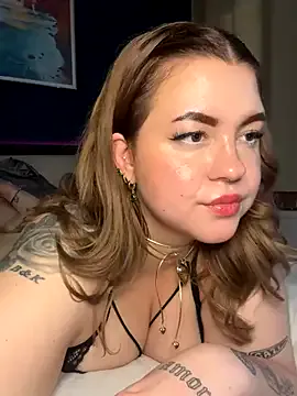 Sugarlina – webcam model profile photo Image 3