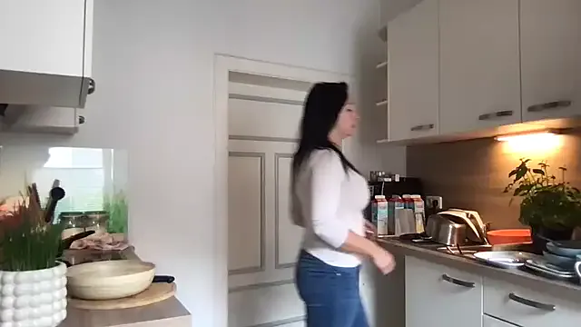 alana15 – webcam model profile photo Image 11