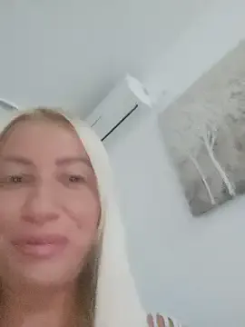 winter11 – webcam model profile photo Image 10