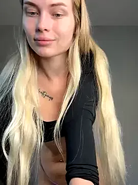 Lovebirdss – webcam model profile photo Image 12