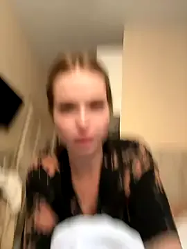 Lovebirdss – webcam model profile photo Image 16