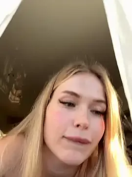 Lovebirdss – webcam model profile photo Image 19