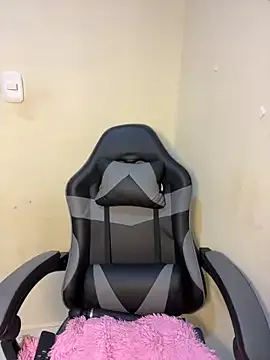 Samira-Summer – webcam model profile photo Image 14