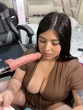 Samira-Summer – webcam model profile photo Image 16