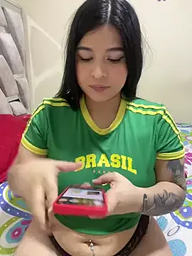 Samira-Summer – webcam model profile photo Image 2