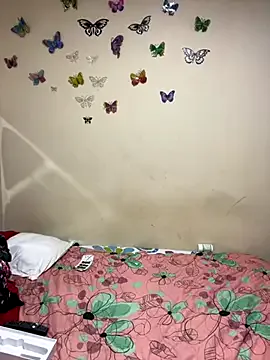 Samira-Summer – webcam model profile photo Image 9