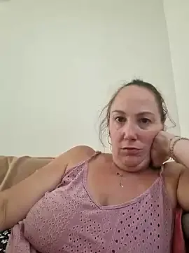 Laceyvipx – webcam model profile photo Image 9