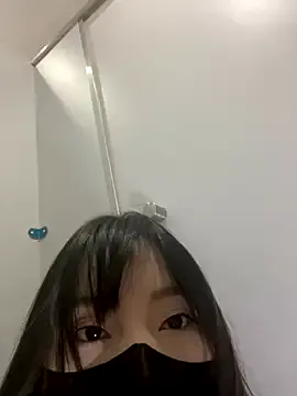 DollyTall – webcam model profile photo Image 11