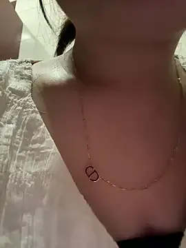 Milkyy_wway – webcam model profile photo Image 3