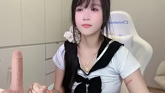 curvyflawless – webcam model profile photo Image 7