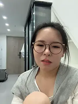 Yui-Ch06 – webcam model profile photo Image 6