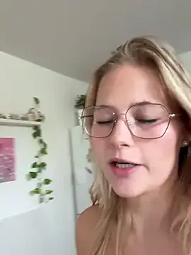 Alexa9k7 – webcam model profile photo Image 4