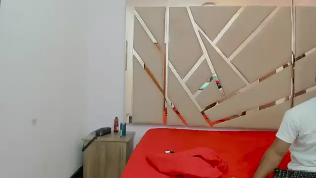 approche_toi_petite – webcam model profile photo Image 13