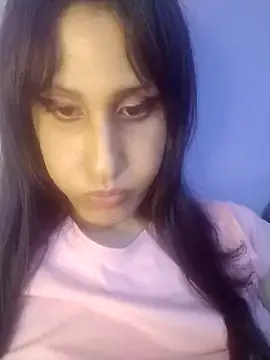 _Alicee_1 – webcam model profile photo Image 11