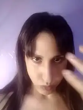 _Alicee_1 – webcam model profile photo Image 6