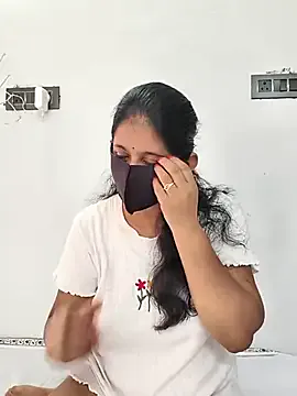 Ninabigtitied – webcam model profile photo Image 11