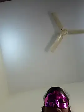 hornyshow_tv – webcam model profile photo Image 11