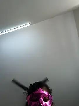 hornyshow_tv – webcam model profile photo Image 12