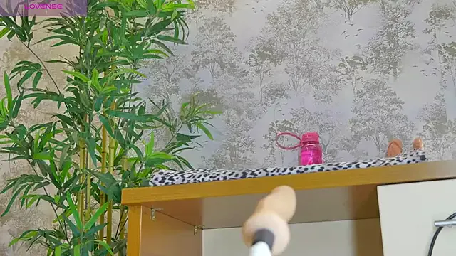 andra_rose profile photo Image 3