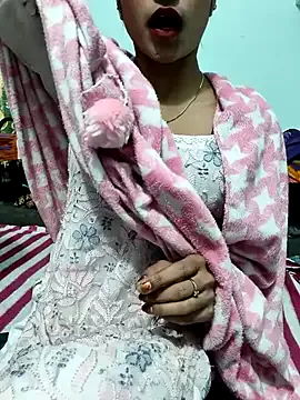 L_Sofia – webcam model profile photo Image 3