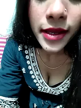 L_Sofia – webcam model profile photo Image 5