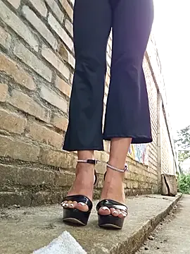 Cute-Simmi69 – webcam model profile photo Image 12