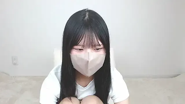 Lovebirdss – webcam model profile photo Image 9