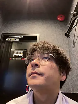 AllaTousNew – webcam model profile photo Image 3