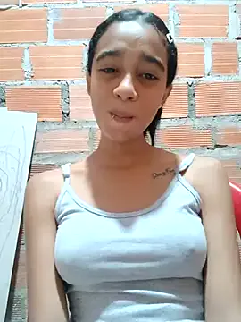 little_shadow – webcam model profile photo Image 13