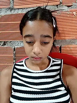 little_shadow – webcam model profile photo Image 14