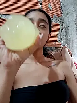 little_shadow – webcam model profile photo Image 3