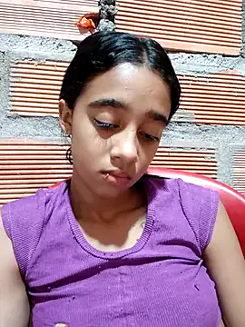 little_shadow – webcam model profile photo Image 9