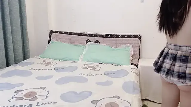 EmiliaCatalina – webcam model profile photo Image 3